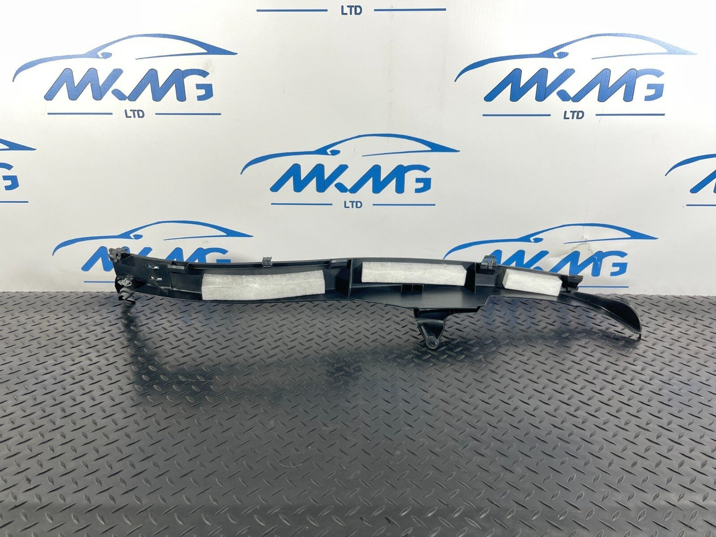 14-21 MERCEDES BENZ C350e W205 GENUINE REAR LEFT BLACK C PILLAR TRIM A2056903105