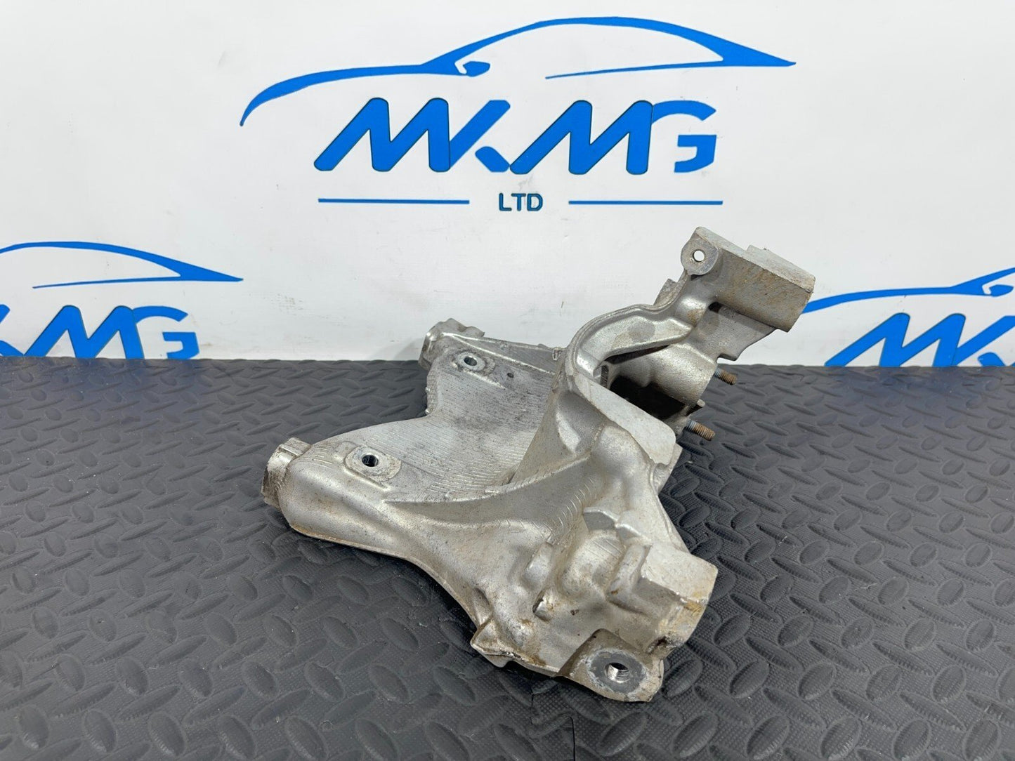 16-19 AUDI A4 B9 GENUINE 1.4 TFSI CVNA PETROL LEFT SIDE ENGINE MOUNT 8W0399295E