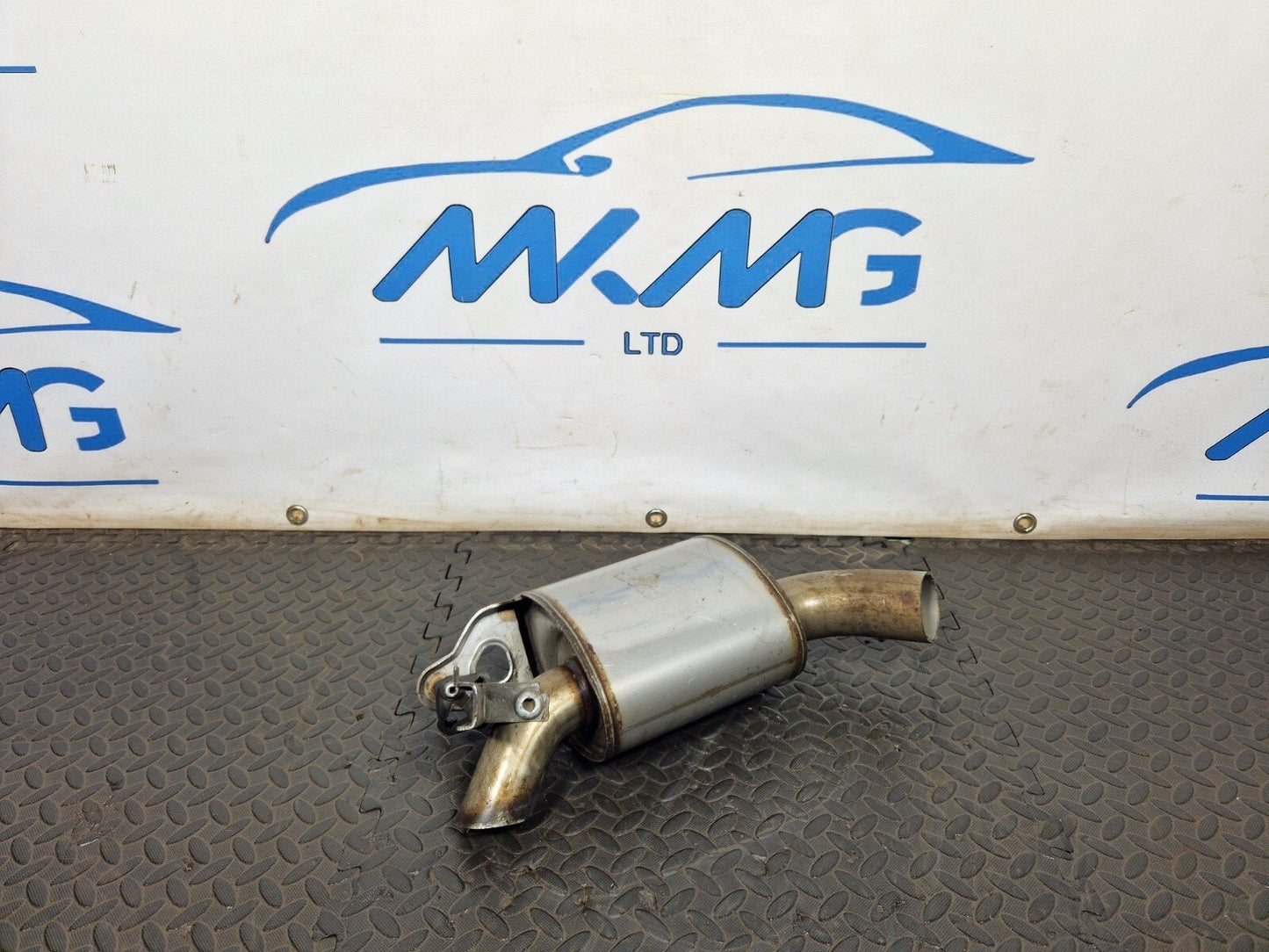 MERCEDES BENZ C CLASS W205 C220 REAR EXHAUST BOX SILENCER A2054911701