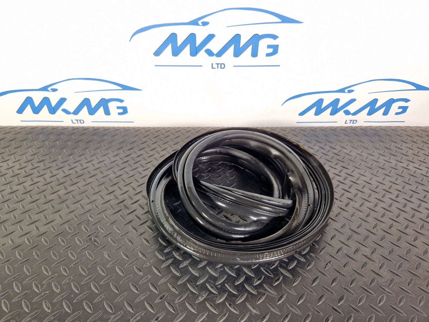 MERCEDES W177 A CLASS BOOT TRUNK LID TAILGATE RUBBER SEAL GASKET A1777402200