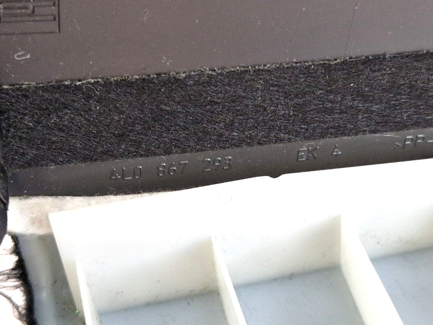 10-15 AUDI Q7 4L B PILLER PILLAR TRIM PASSENGER LEFT NEAR SIDE 4L0819723