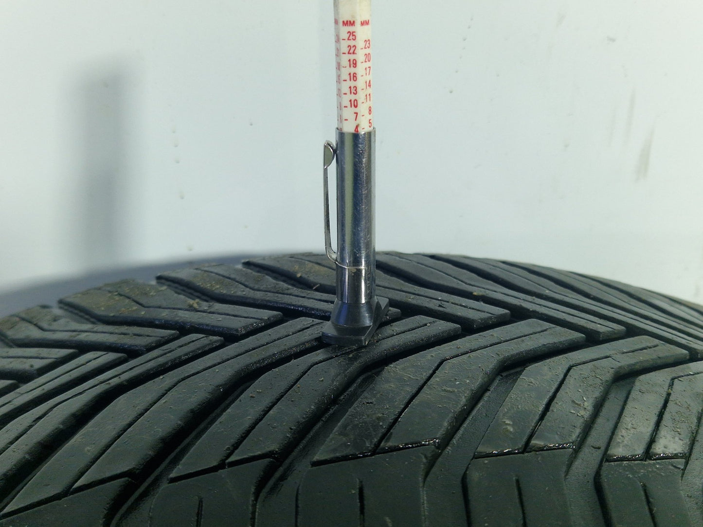 BMW X1 E84 17" Alloy Wheel with Tyre 215/60/17 ~4mm