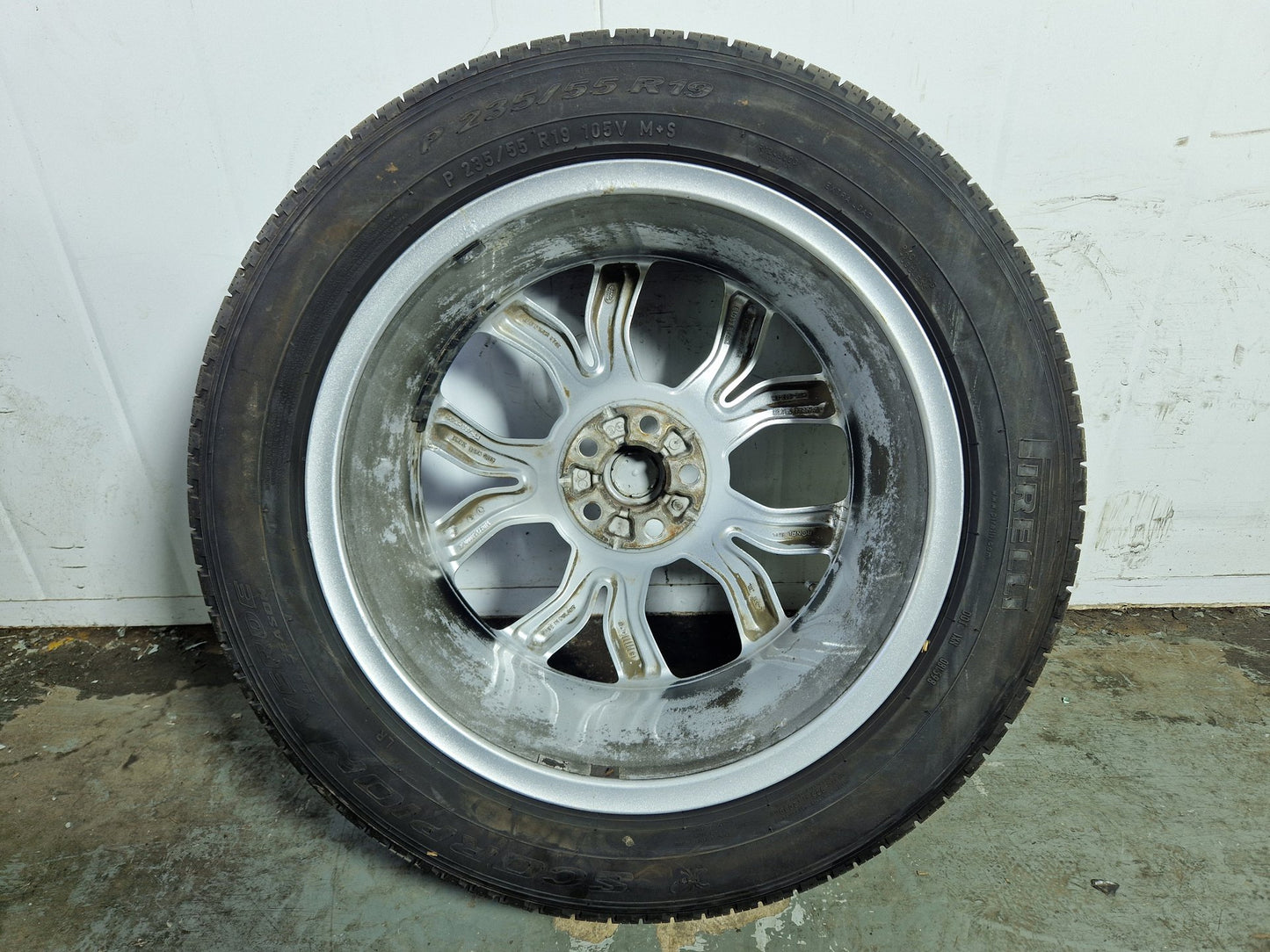 Land Rover Discovery Sport 19" Alloy Wheel with Tyre 235/55/19 ~7mm HK7M-1007-AA