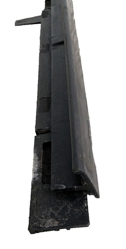 17-ON LAND ROVER DISCOVERY L462 OEM FRONT RIGHT SIDE DOOR MOLDING HY32201A38AC