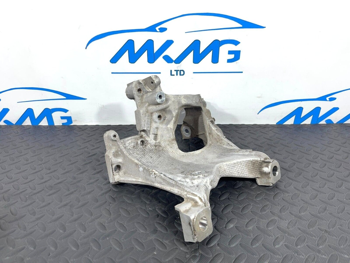16-19 AUDI A4 B9 GENUINE 1.4 TFSI CVNA PETROL LEFT SIDE ENGINE MOUNT 8W0399295E