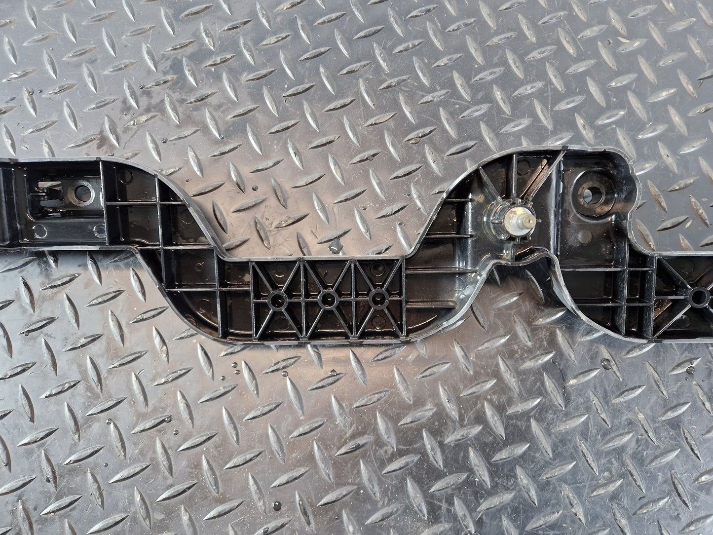 Range Rover Evoque L551 Right Driver O/S Bumper Bracket K8D2-113C52-AB