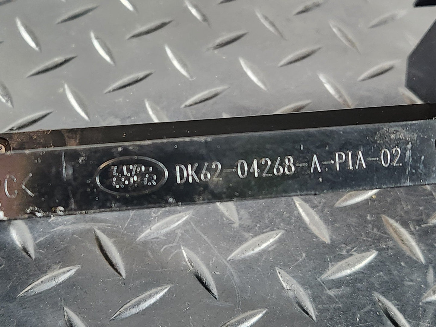 13-23 RANGE ROVER SPORT L494  CENTRE CONSOLE BRACKET MOUNT DK62-04268-A