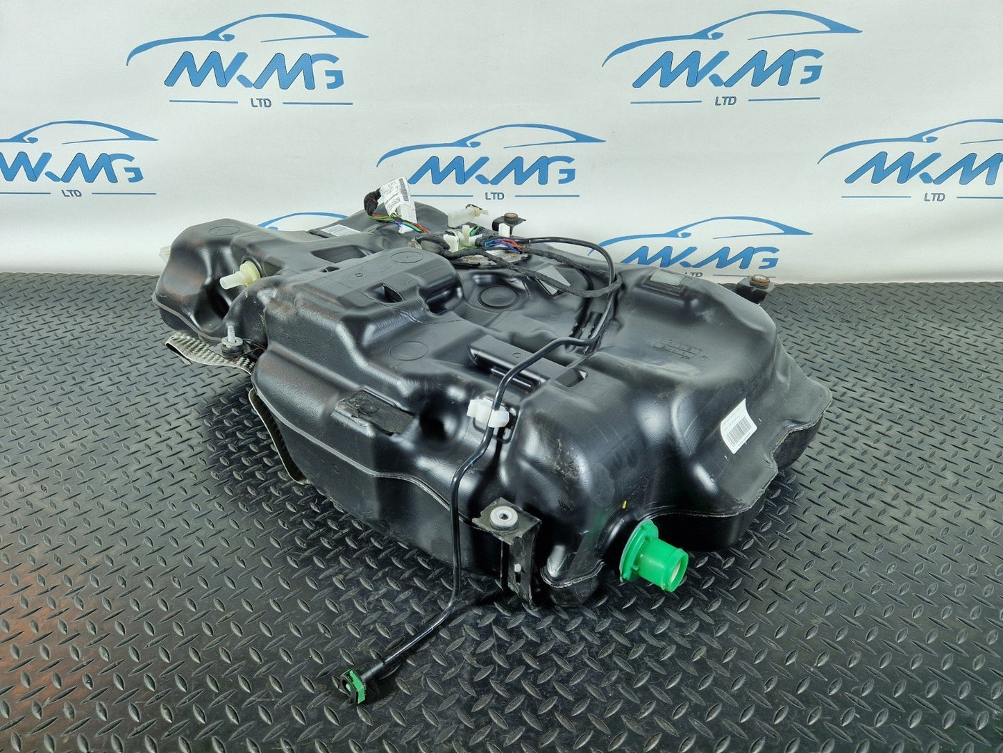 12-18 MERCEDES BENZ W176 GENUINE FUEL TANK & PUMP A2464702901