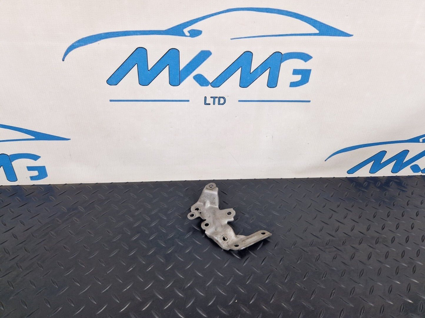 12-18 MERCEDES A B CLA-CLASS 1.8/2.1 CDI TURBO PIPE BRACKET A6510942127
