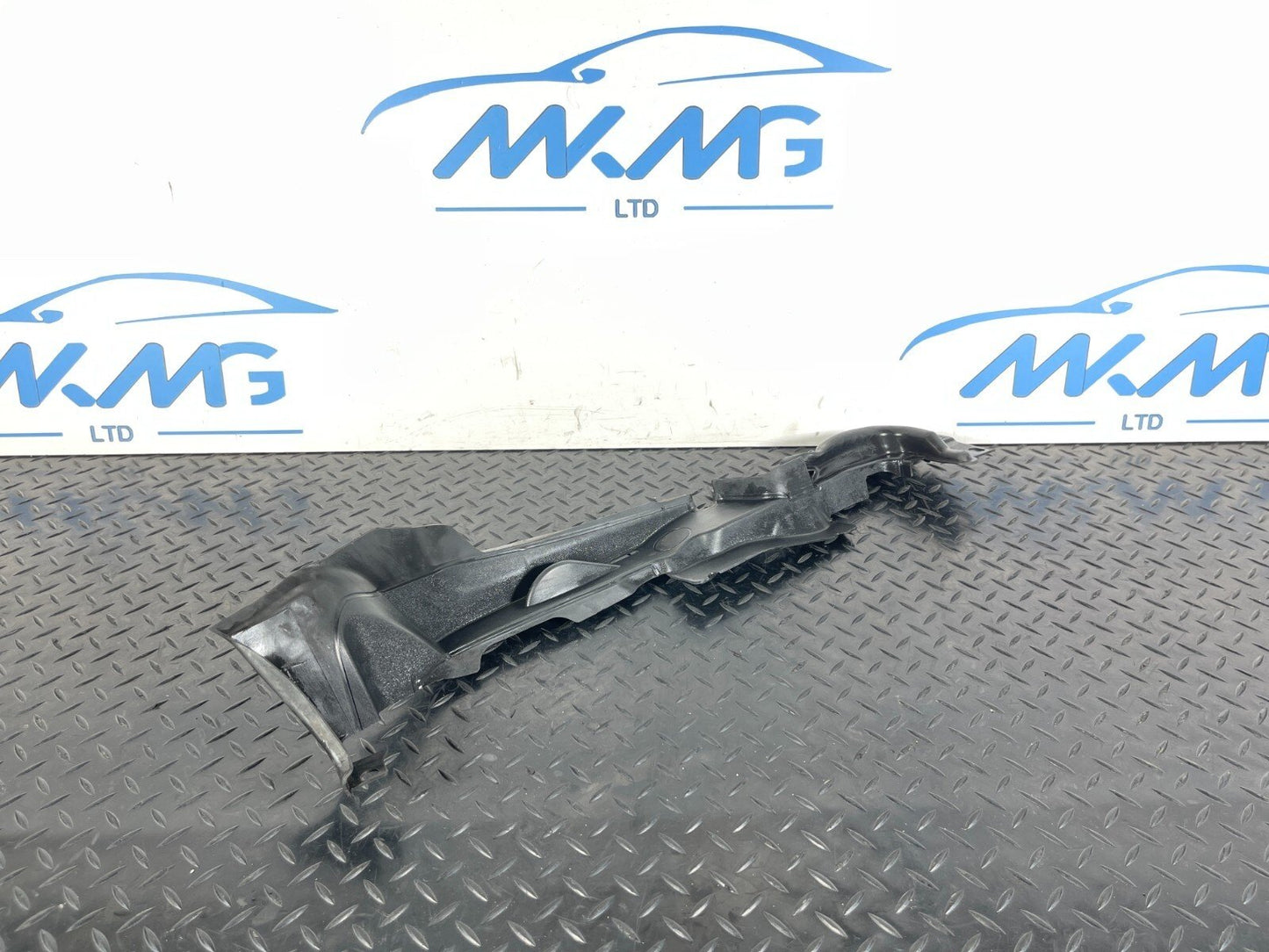 16-23 AUDI A5 F5 SPORTBACK Front Right Wing Fender Seal Trim 8W6821170C
