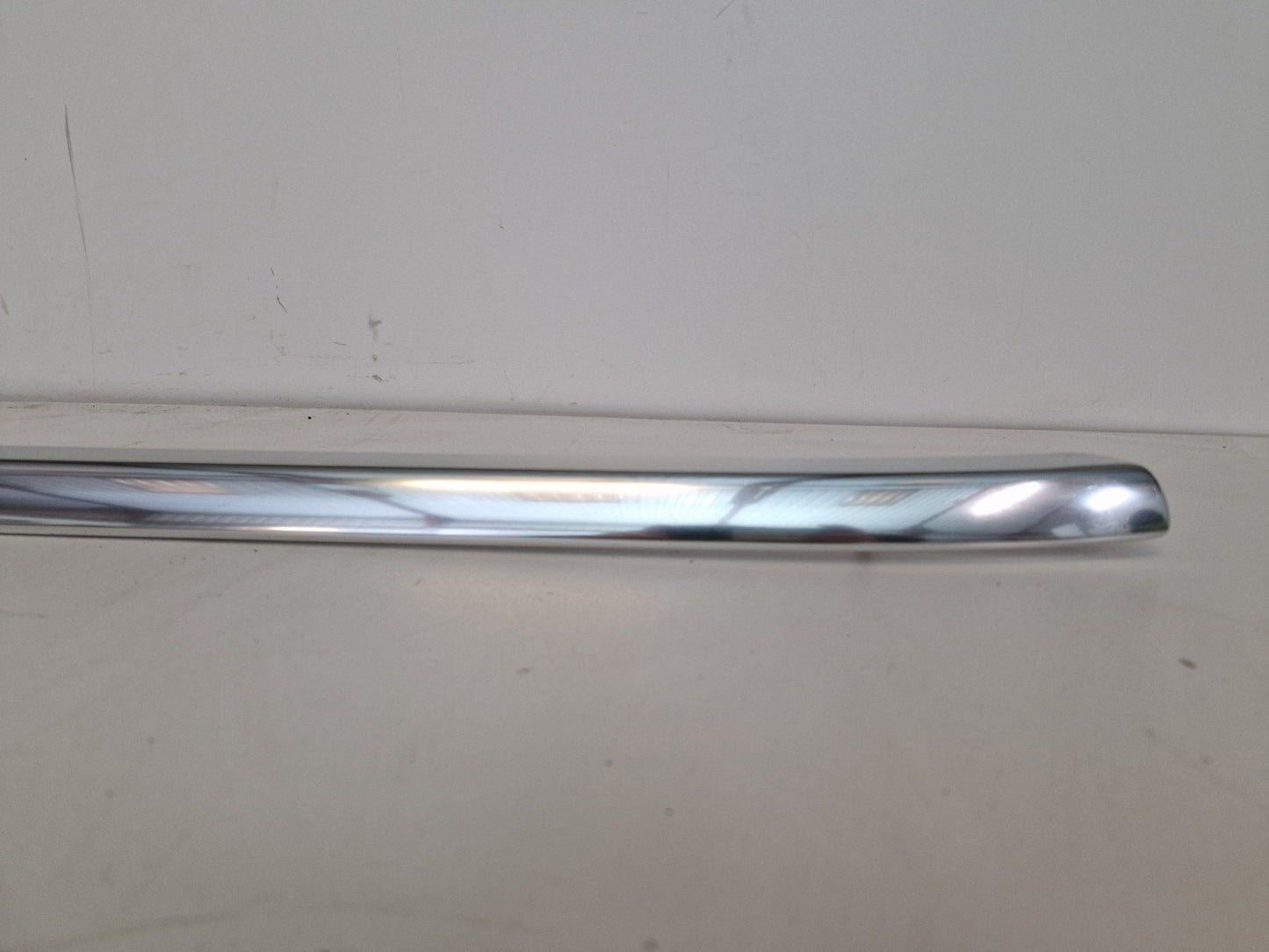 16-19 AUDI A4 B9 ESTATE GENUINE OEM RIGHT DRIVER SIDE ROOF RAIL 8W8860022