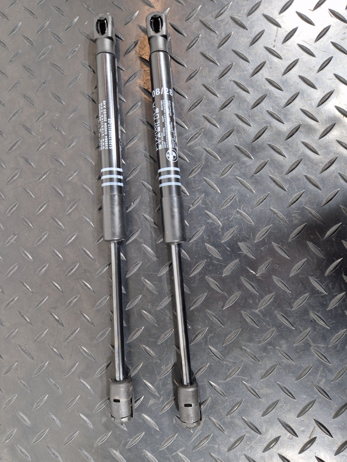 11-18 BMW 6 SERIES F06 RHD BONNET HOOD GAS STRUTS 51237309117