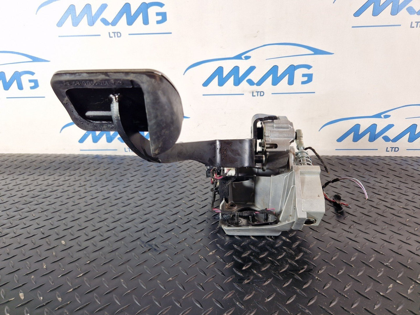 16-19 MERCEDES BENZ GLE W166 BRAKE PEDAL ASSEMBLY A1662901901 A1662901501