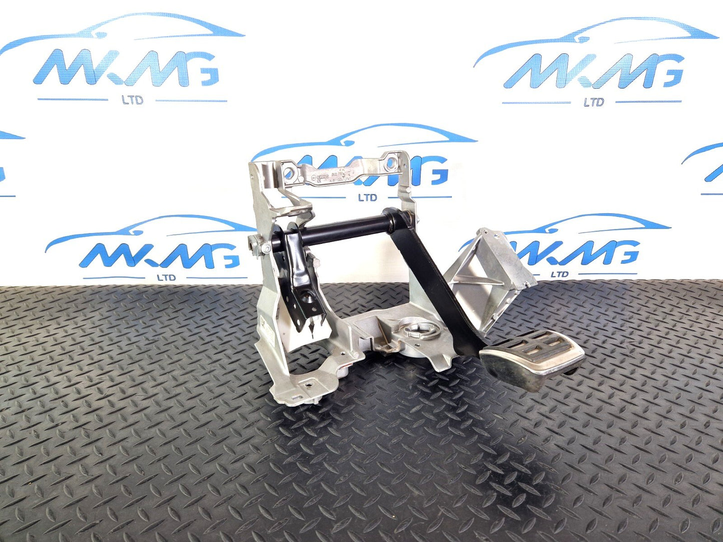 16-19 AUDI A4 B9 S-LINE OEM BRAKE PEDAL ASSEMBLY BRACKET MOUNT 8W2723140A