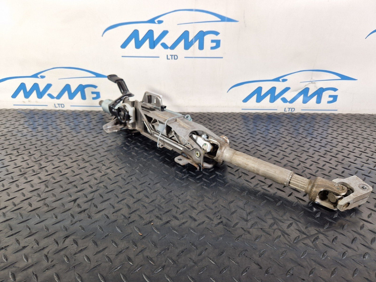 19-ON MERCEDES BENZ B CLASS W247 STEERING COLUMN LOWER & JOINT A2474608900