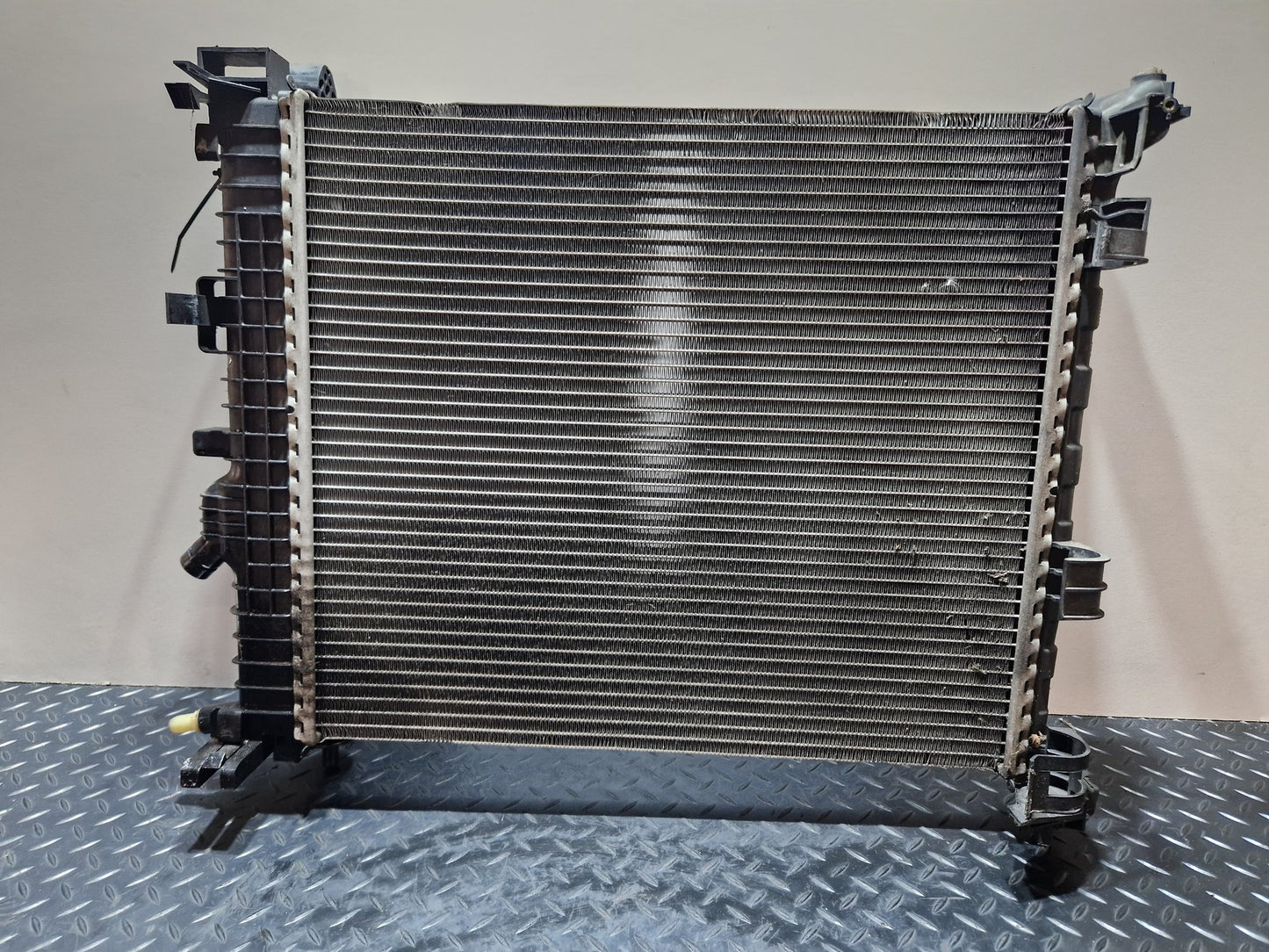 Vauxhall Meriva 1.7L Diesel 96kw A17DTS Genuine Radiator 13283249