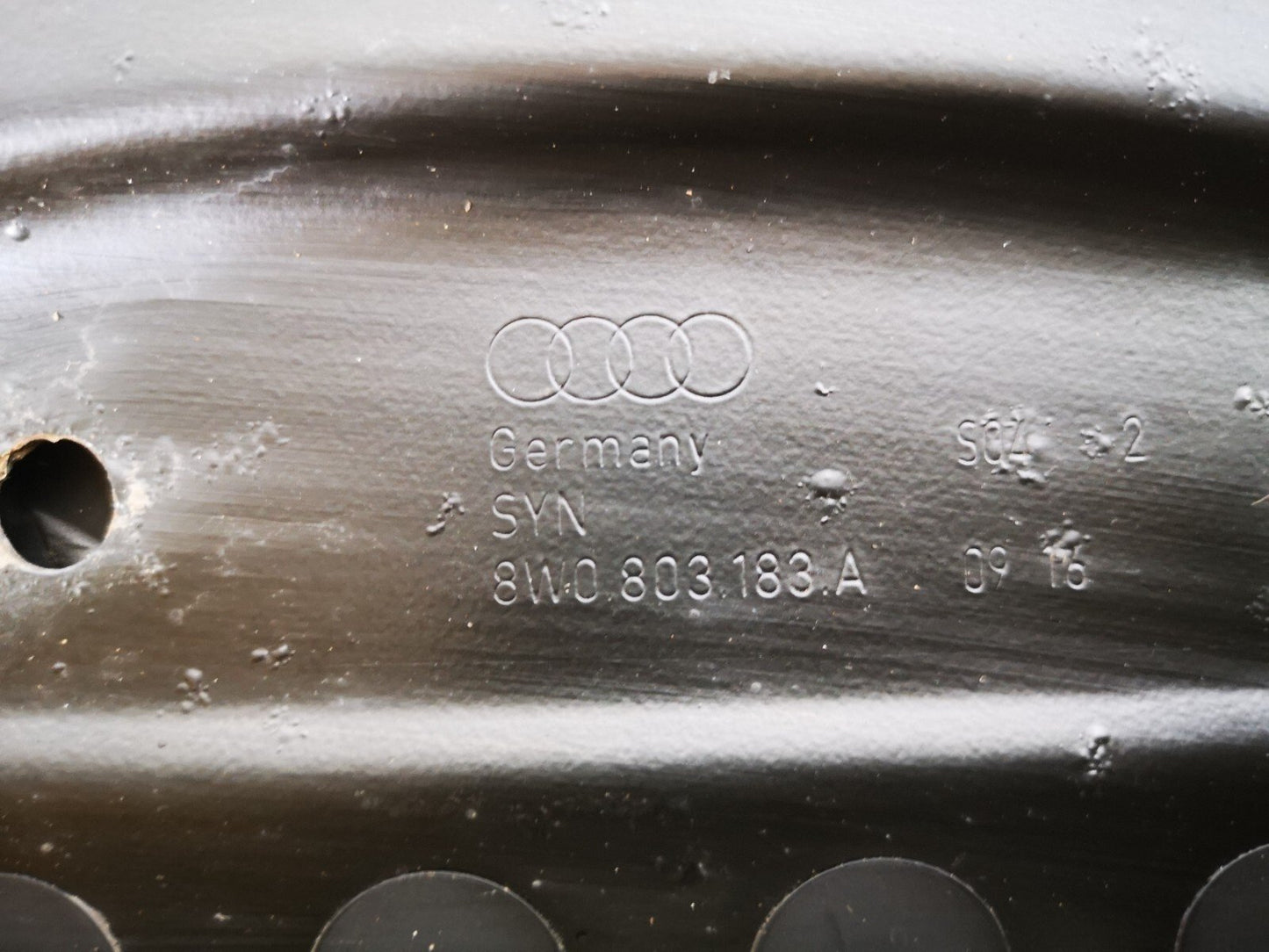 16-19 AUDI A4 B9 S-LINE GENUINE 2.0TDI MUFFLER MOUNT BRACKET PLATE 8W0803183A