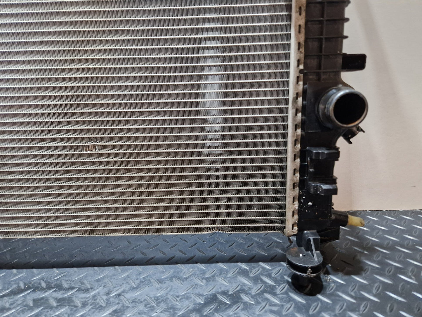 Vauxhall Meriva 1.7L Diesel 96kw A17DTS Genuine Radiator 13283249