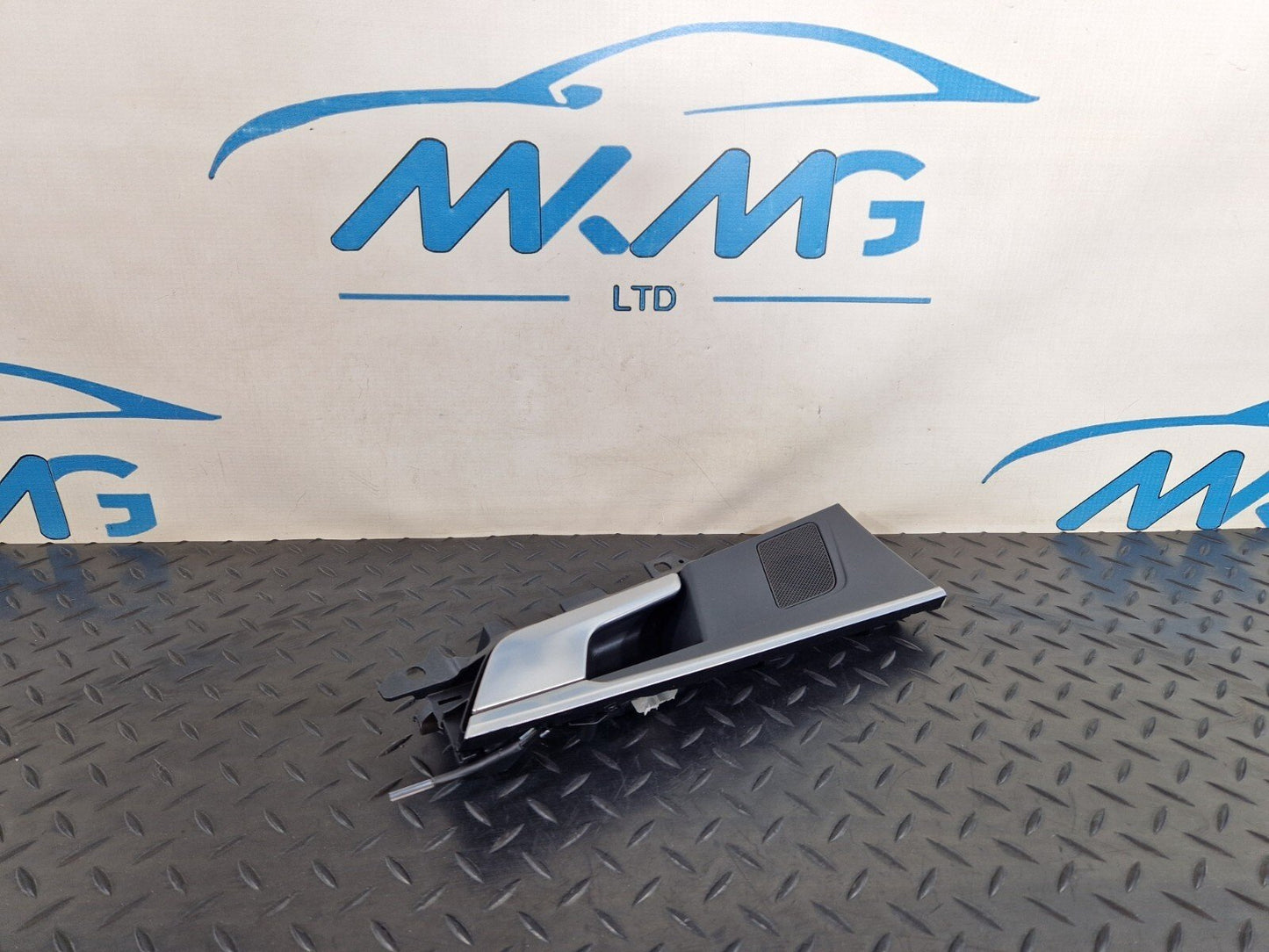 GENUINE AUDI A4 B9 RIGHT DRIVER REAR INTERIOR DOOR HANDLE 8W0959524