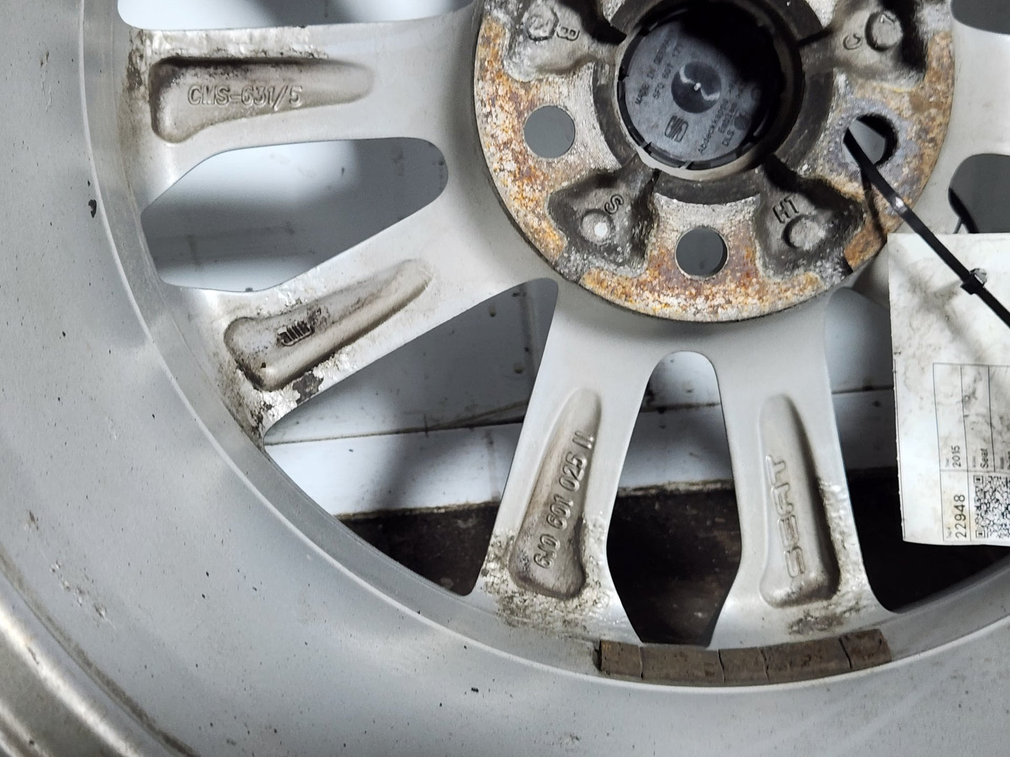 Seat Ibiza MK4 FL - 6J 16" Alloy Wheel with Tyre 215/45/16 ~4mm 6J0601025N