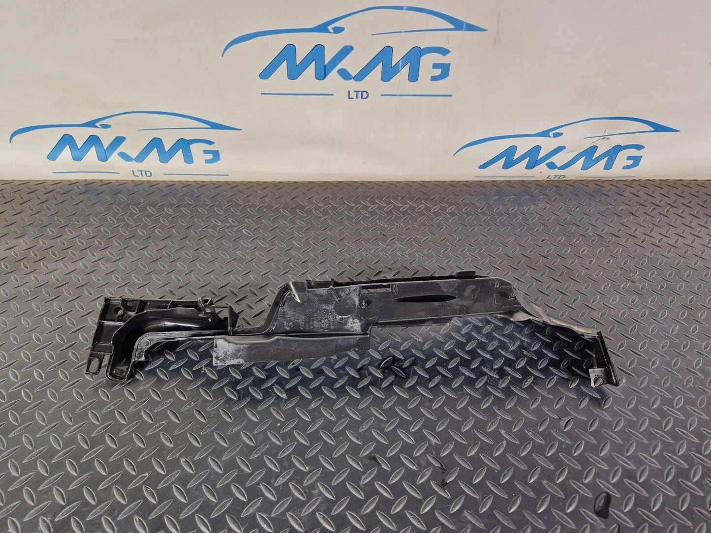 16-19 AUDI A4 B9 S-LINE GENUINE RIGHT DRIVER SIDE WING RUBBER SEAL 8W0821170