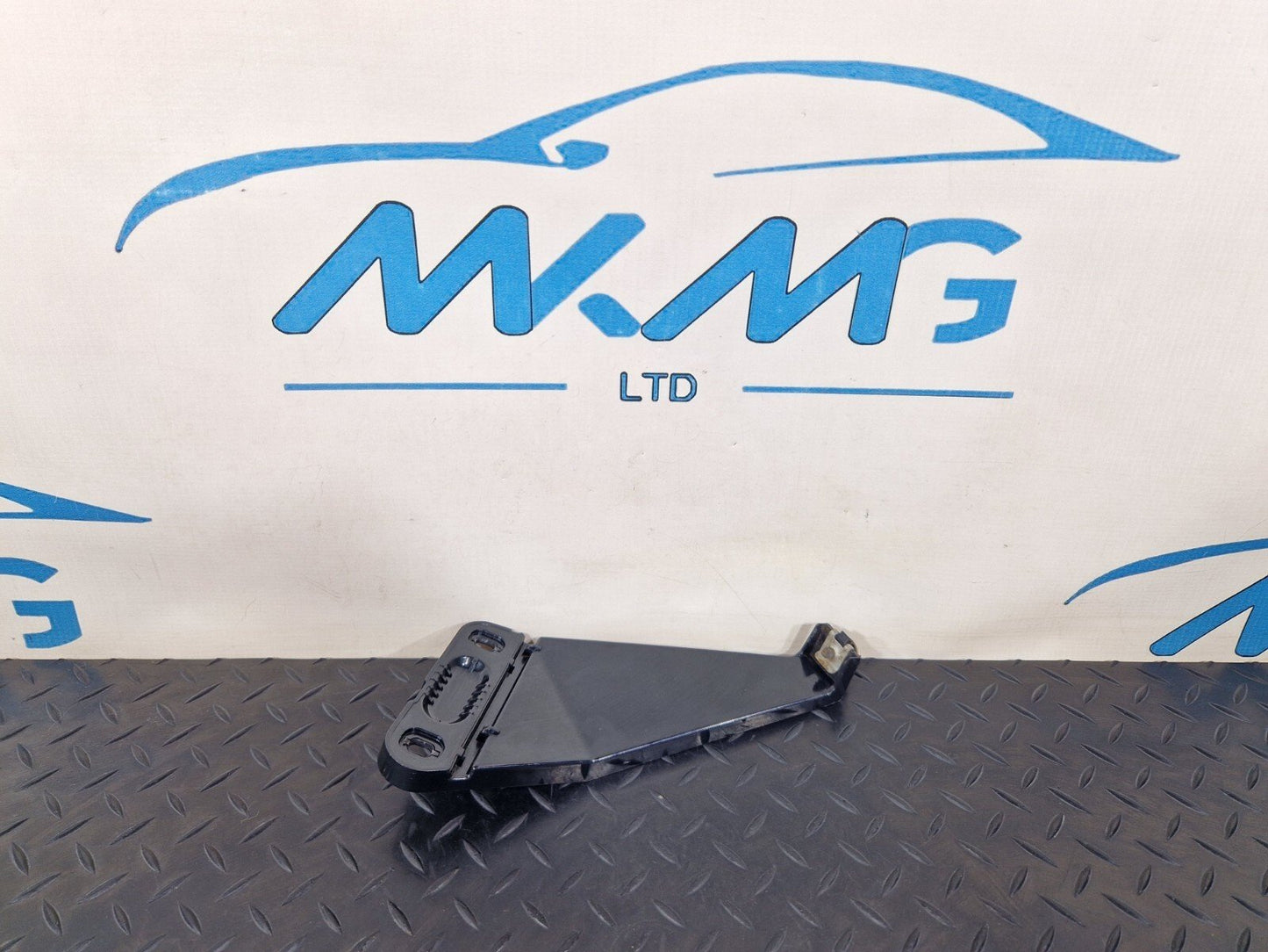 14-20 MERCEDES BENZ GLA 200 X156 REAR RIGHT BUMPER BRACKET HOLDER A1568850814