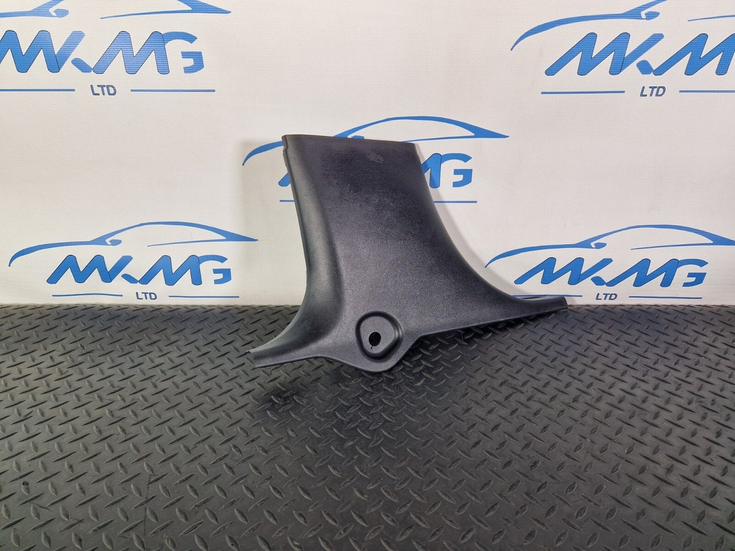 13-19 MERCEDES BENZ CLA C117 AMG INTERNAL LOWER B PILLAR TRIM NS A1176910108