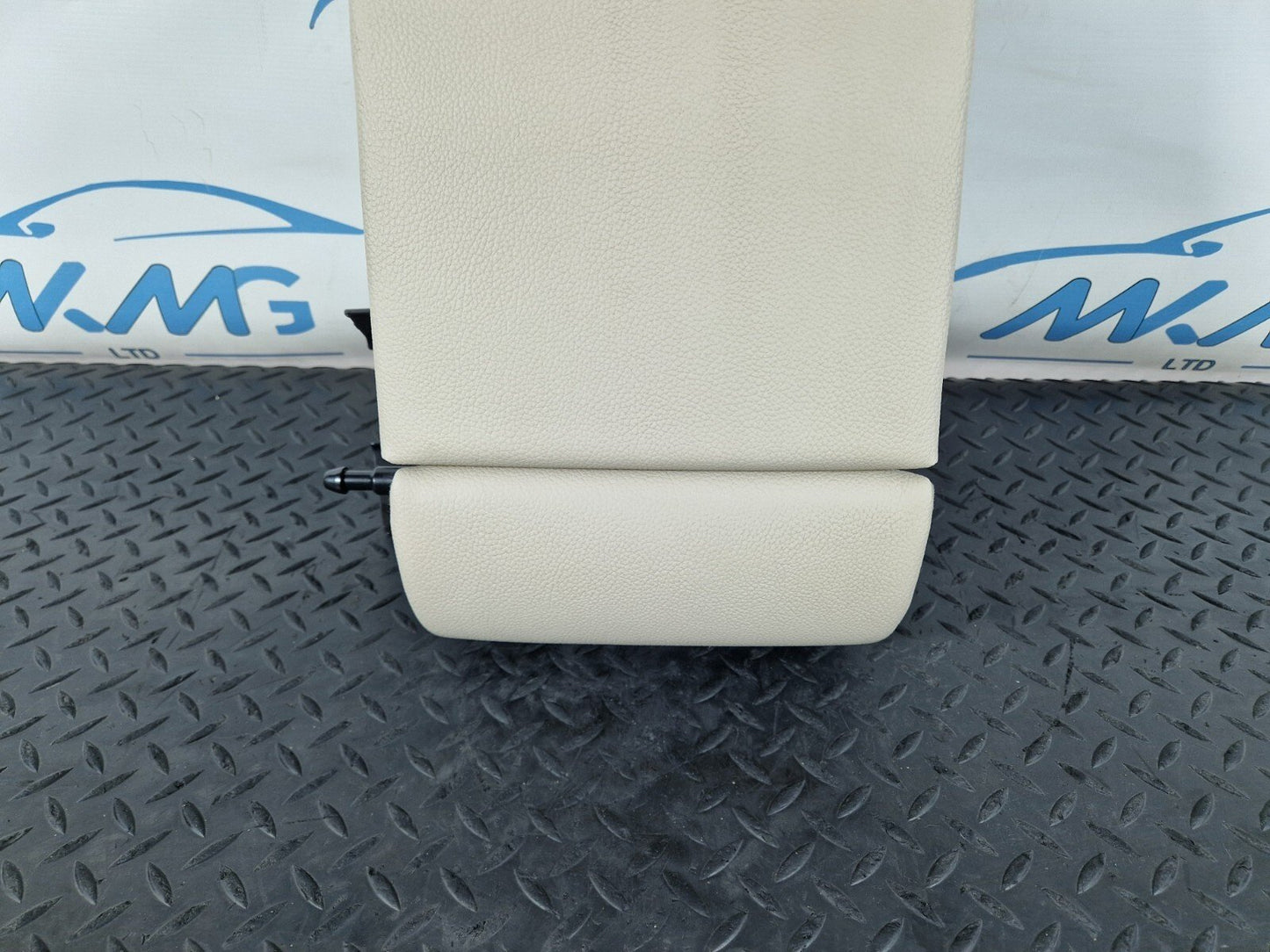 14-21 MERCEDES BENZ W205 OEM REAR CENTER MIDDLE SEAT LEATHER ARM REST