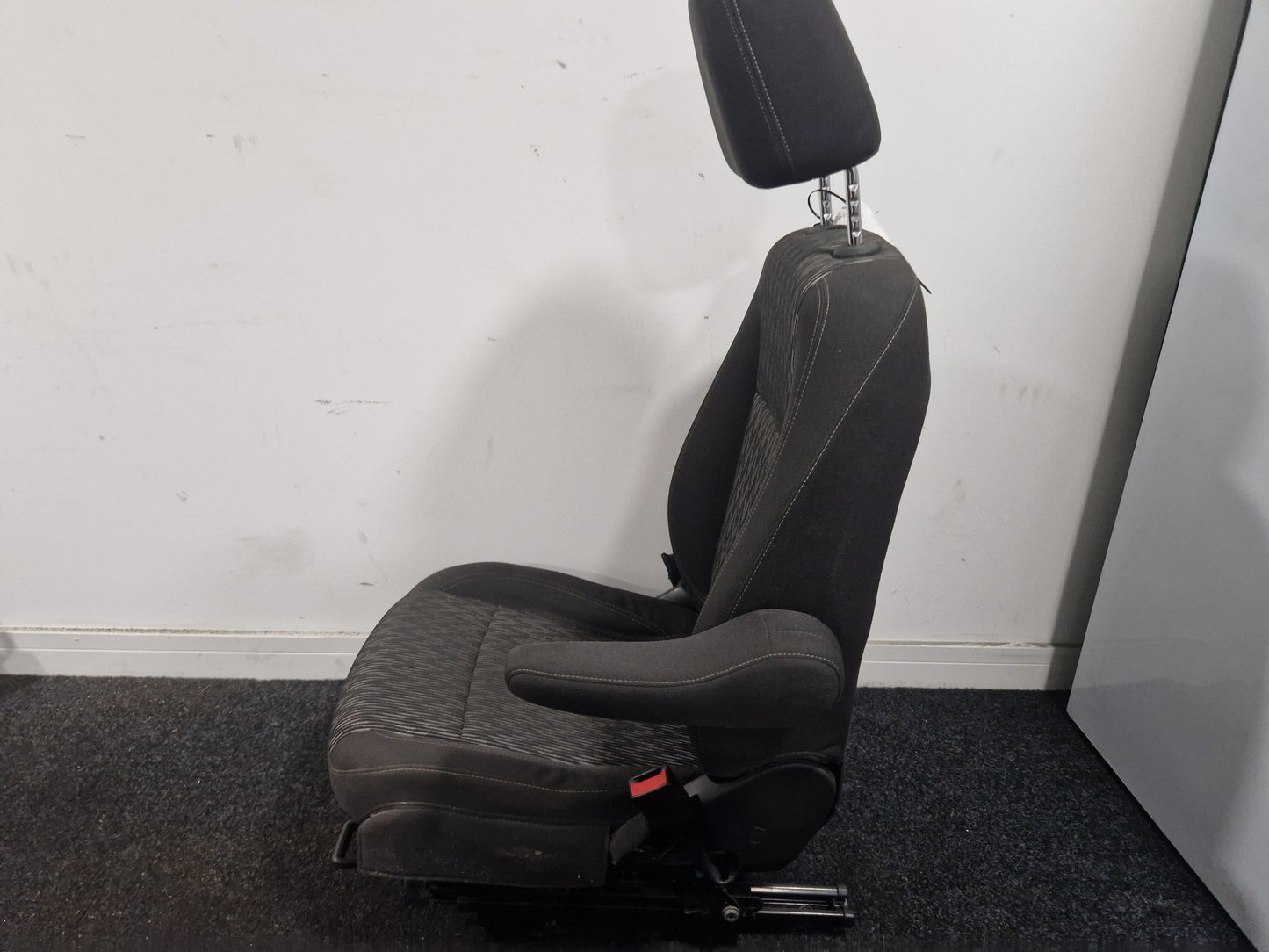 Vauxhall Mokka MK1 (G1U0) SUV Genuine Front Right O/S Driver Seat