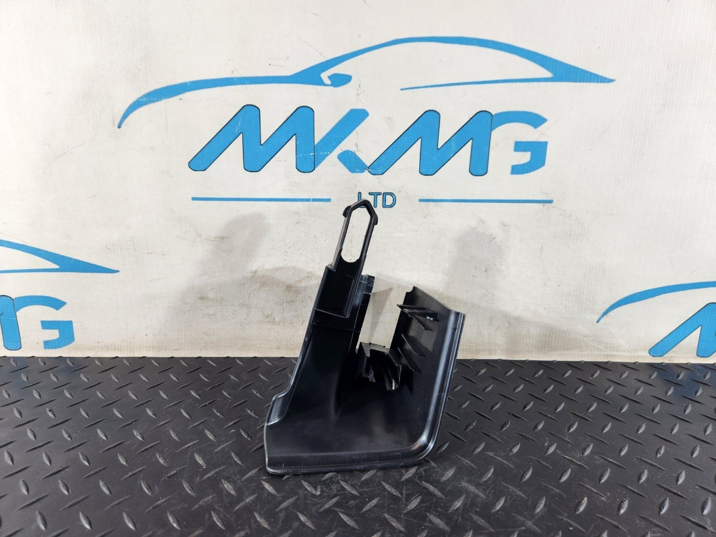 19-ON MERCEDES BENZ B CLASS W247 SEAT GUIDE RAIL COVER REAR RIGHT A2479290200