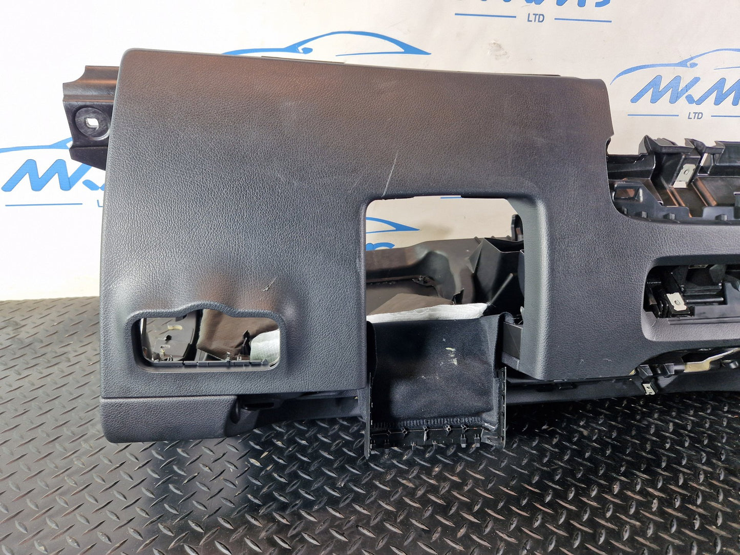 Mercedes-Benz B200d B-Class W247 complete dashboard with air bag