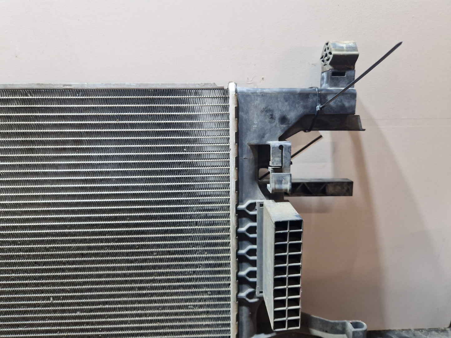 Vauxhall Astra 1.4L Petrol 74.0kw A14XER Genuine Water Coolant Radiator 13281773