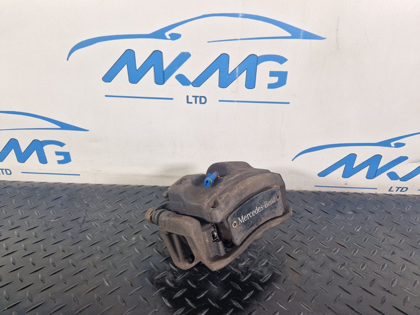 19-ON MERCEDES BENZ CLA C118 FRONT RIGHT O/S BRAKE CALIPER 305X28