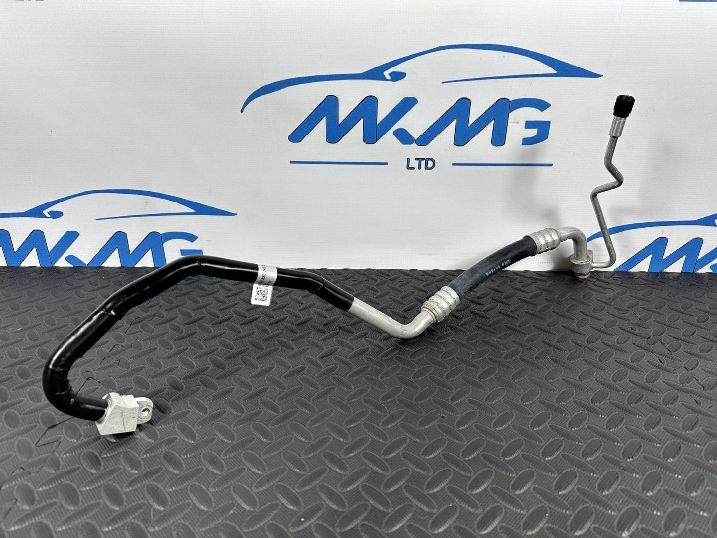 16-19 AUDI A4 B9 SALOON GENUINE A/C AIR CONDITIONING PIPE 8W2820740D