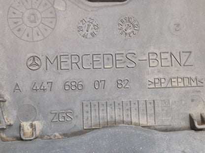 14-23 MERCEDES VITO W447 GENUINE FRONT RIGHT ARCH LINER A4476840277 DAMAGED