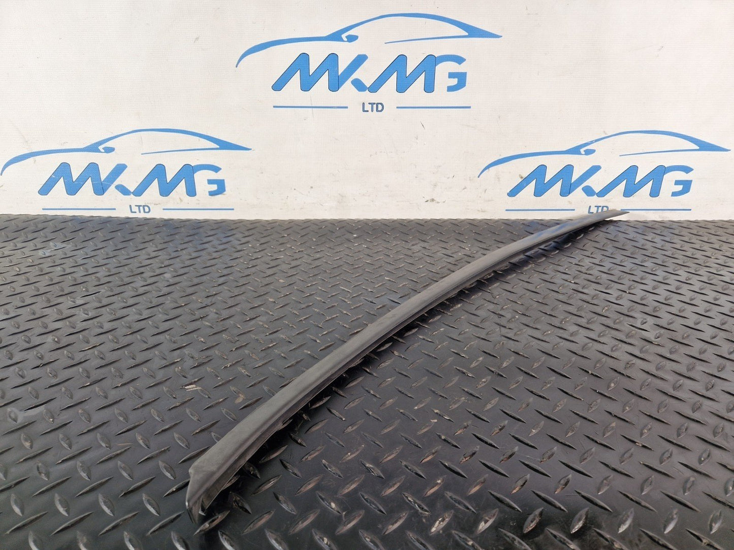 10-15 AUDI Q7 4L FRONT RIGHT O/S WINDSCREEN WINDOW TRIM 4L0854328