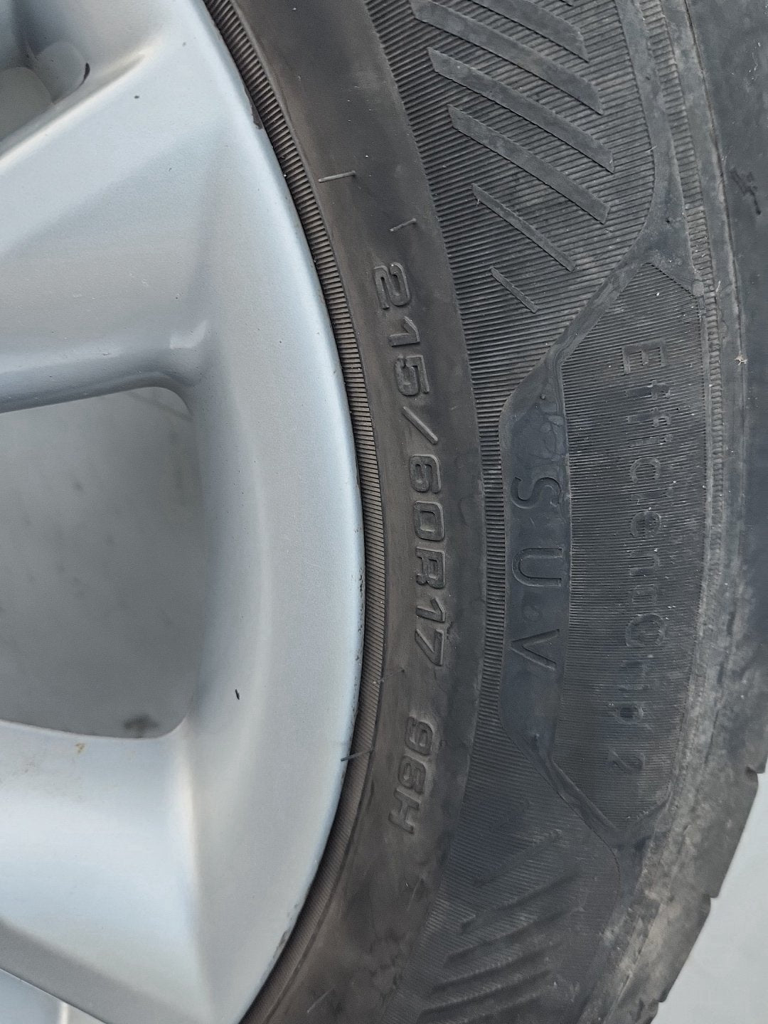 2012 Nissan Qashqai MK1 FL (J10) 17" Alloy Wheel with Tyre 215/60/17 ~4mm