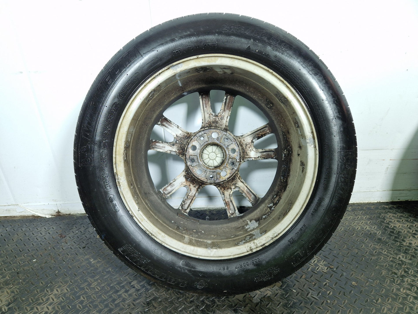 BMW X3 E83 SUV Genuine 17" Alloy Wheel with Tyre 235/55/17 3412060 0344079