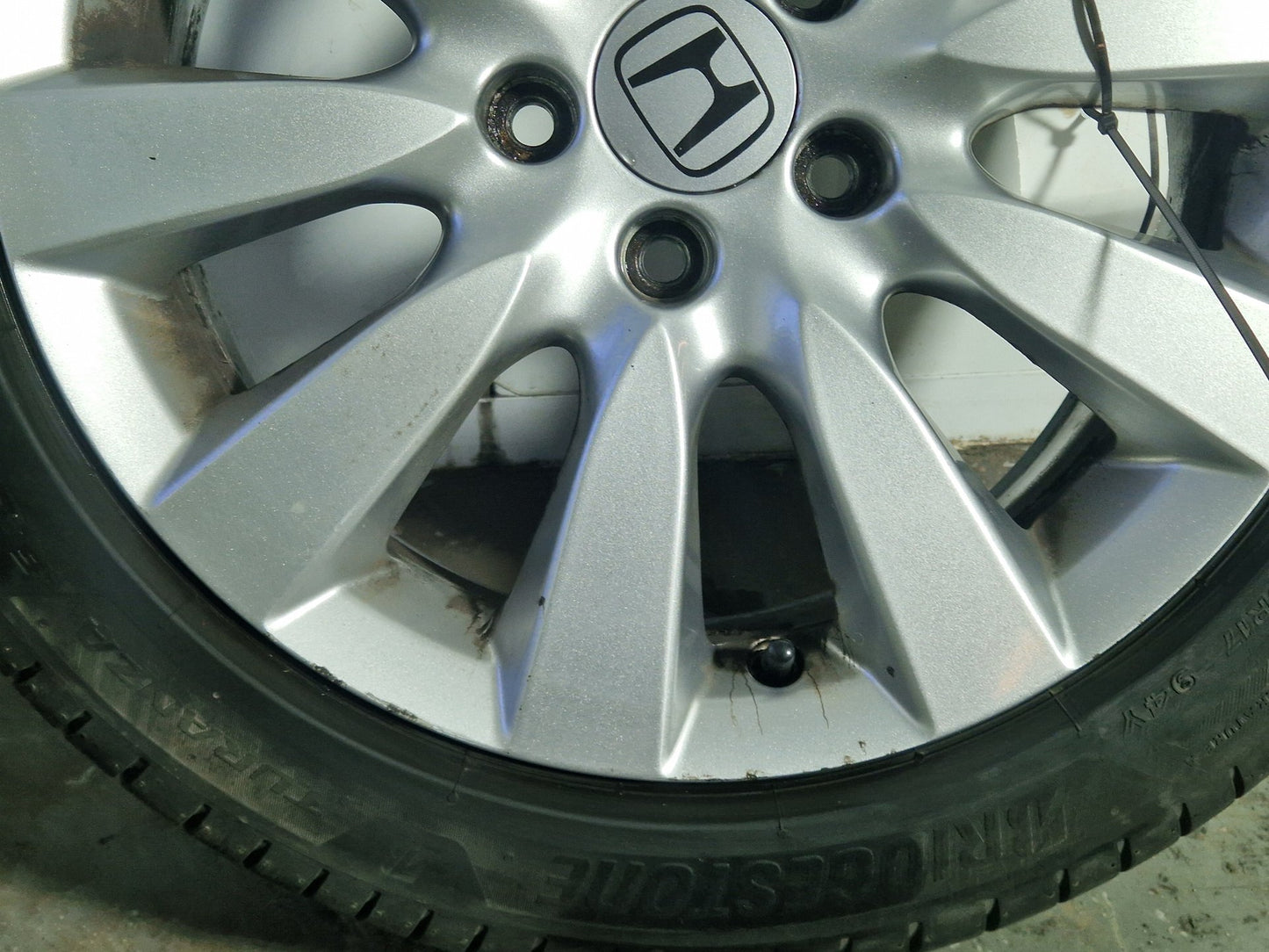 Honda Civic MK9 (FK27) 17" Alloy Wheel with Tyre ~6mm 225/45/17