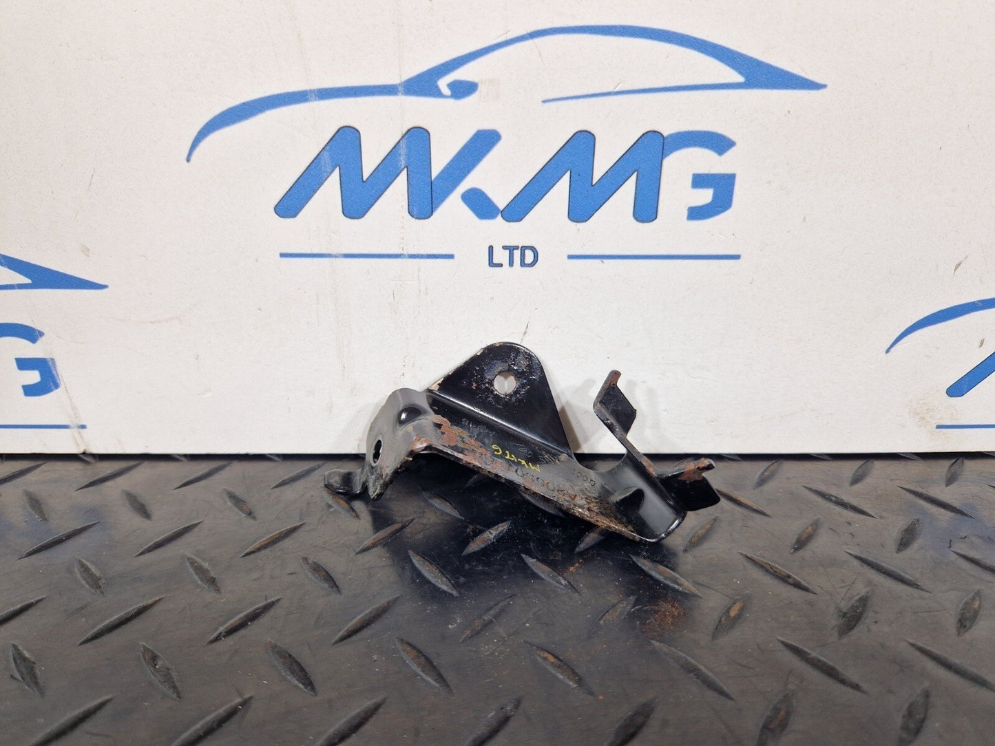 14-21 MERCEDES BENZ C220d W205 OEM AUXILIARY WATER PUMP BRACKET A2055012520