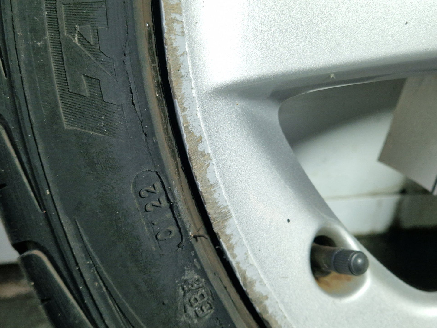 Toyota Prius MK3 (ZVW30) 17" Alloy Wheel with Tyre 215/45/17 ~6mm