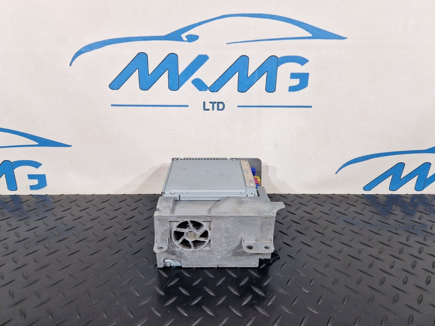 19-ON MERCEDES BENZ B CLASS W247 RADIO MULTIMEDIA NAVI HEAD UNIT A2479004408