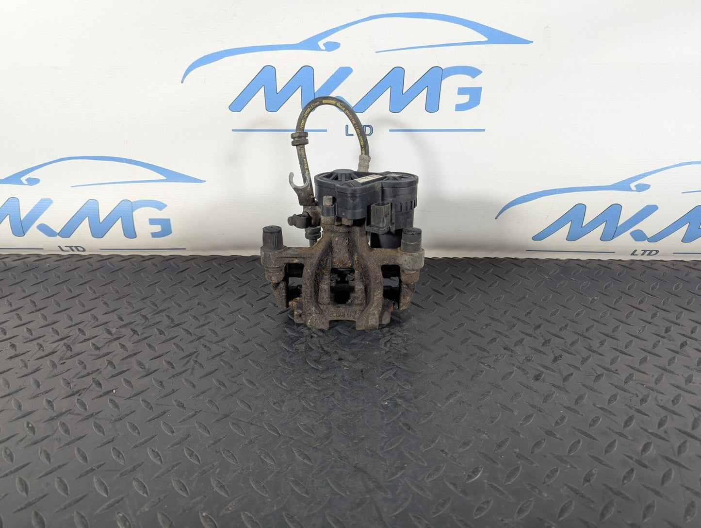 14-21 BMW 2 SERIES GRAN TOURER F46 GENUINE REAR LEFT SIDE BRAKE CALIPER 6798957