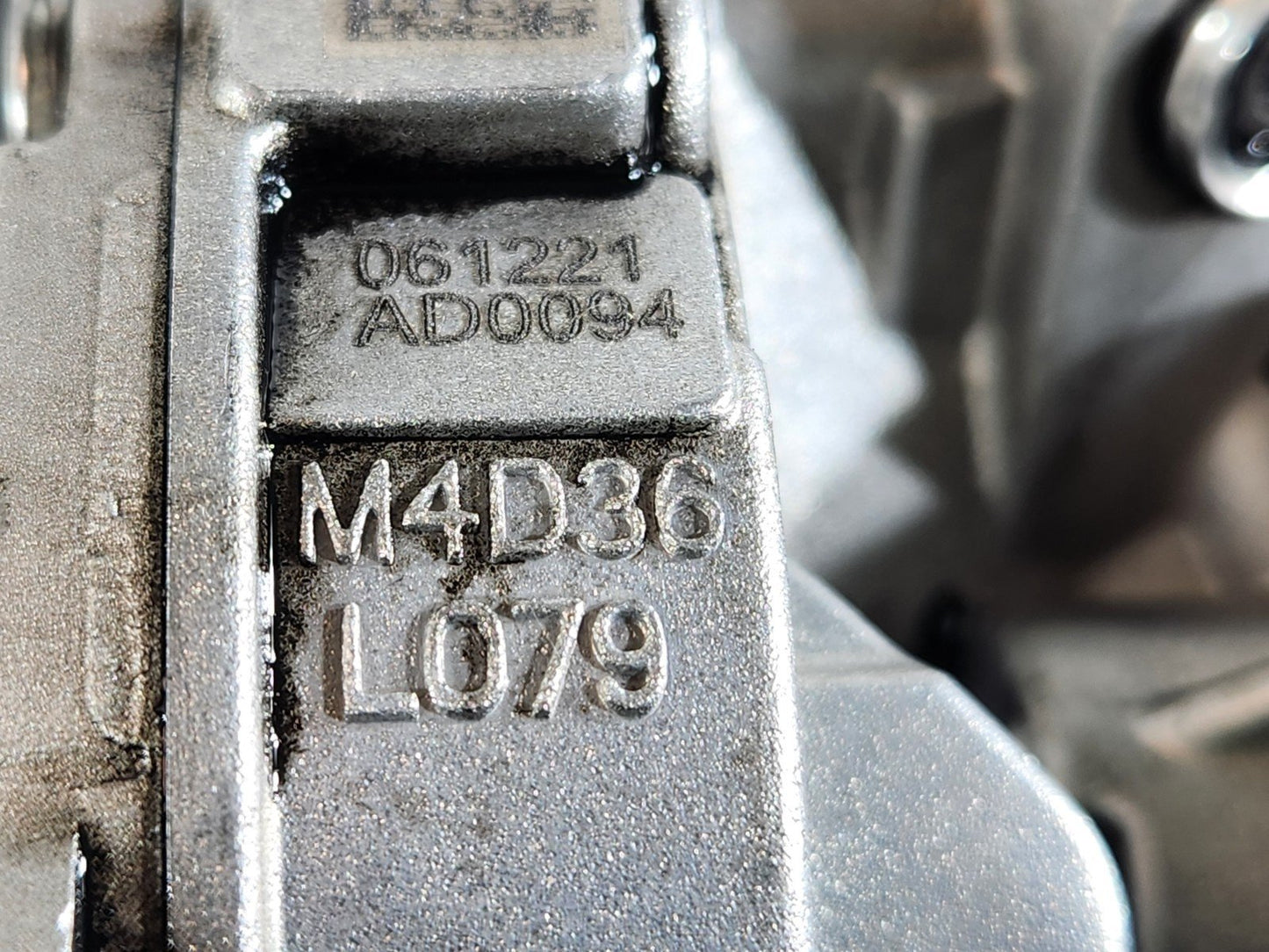 19-ON RANGE ROVER EVOQUE L551 2.0 DIESEL OIL PUMP M4D36L079