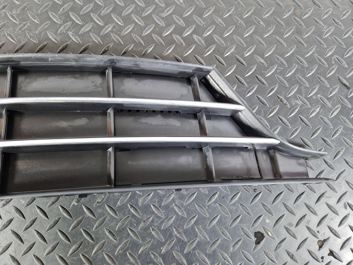 15-18 AUDI A7 4G OEM RIGHT BUMPER GRILLE 4G8807648D 4G8807682H 4G8807152C