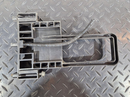 18-ON MERCEDES BENZ SPRINTER W907 OEM BATTERY HOLDER BRACKET A9065410400