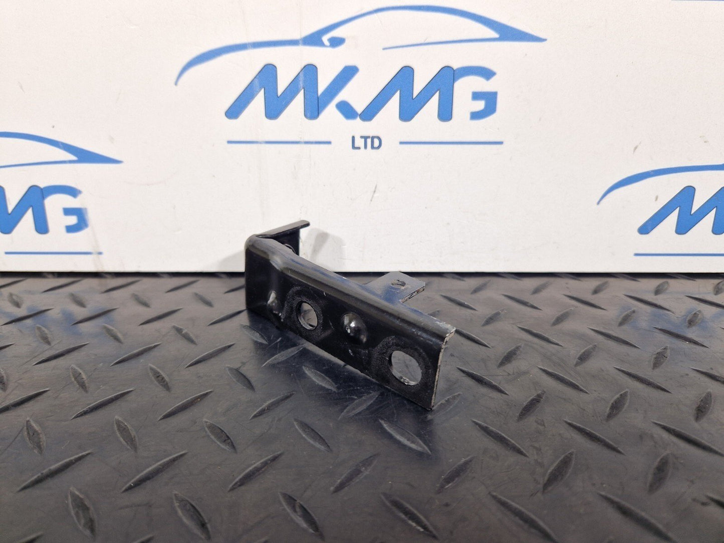BMW 1 2 X1 X2 SERIES F40 F44 F45 F46 F48 F39 BATTERY SUPPORT BRACKET 6828269