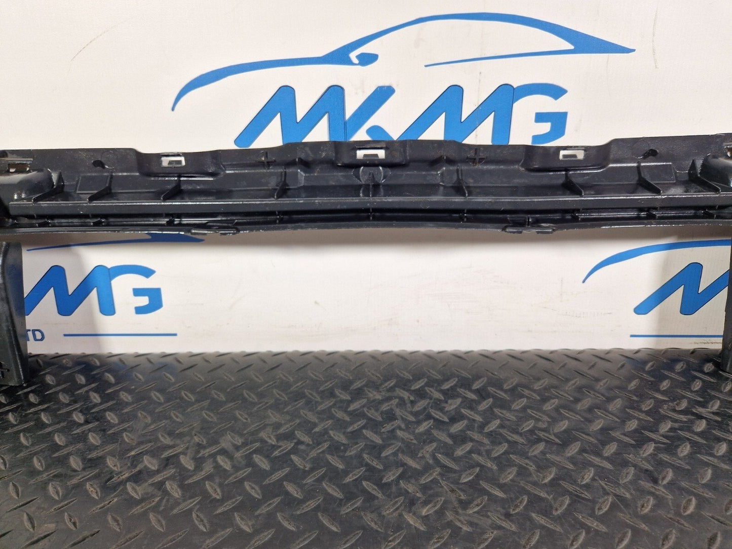 Mercedes-Benz GLA X156 Front Centre Bumper Trim Bracket A1568854422
